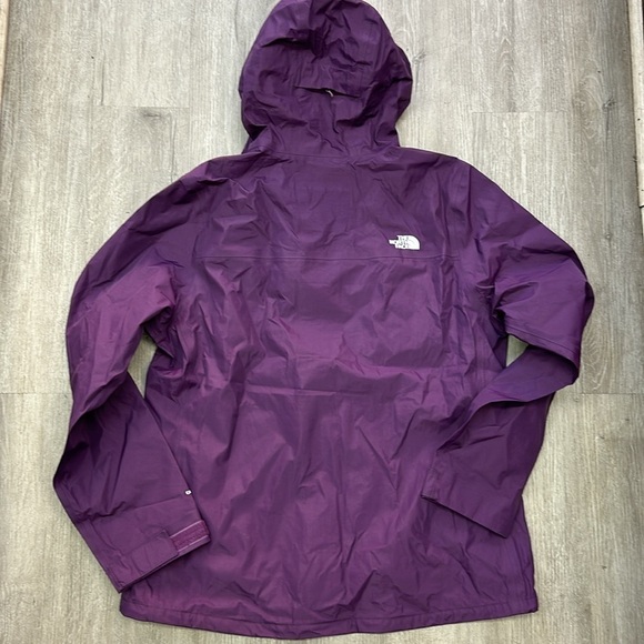 The North Face
Terrain Vista 3L Pro Jacket - Women's Color:
Black Currant Purple - Picture 10 of 11